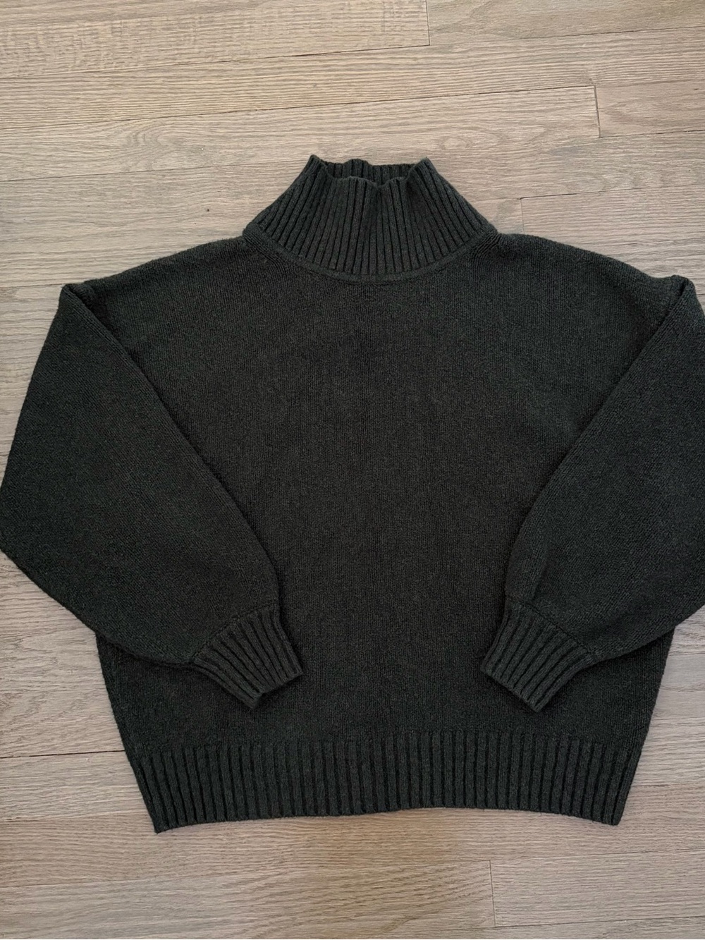 Gap Olive Green CashSoft Mockneck Sweater size medium - Picture 2 of 7